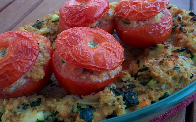 Recette de tomates farcies aux légumes, parmesan et basilic